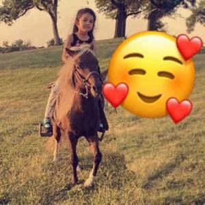 Meet your Posher, Dania